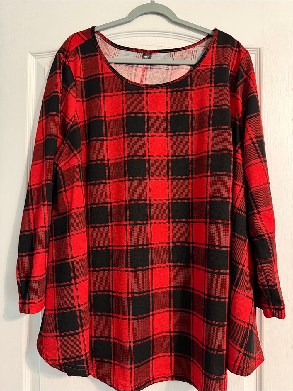 SHEIN Red and Black Plaid Long-Sleeve Tunic